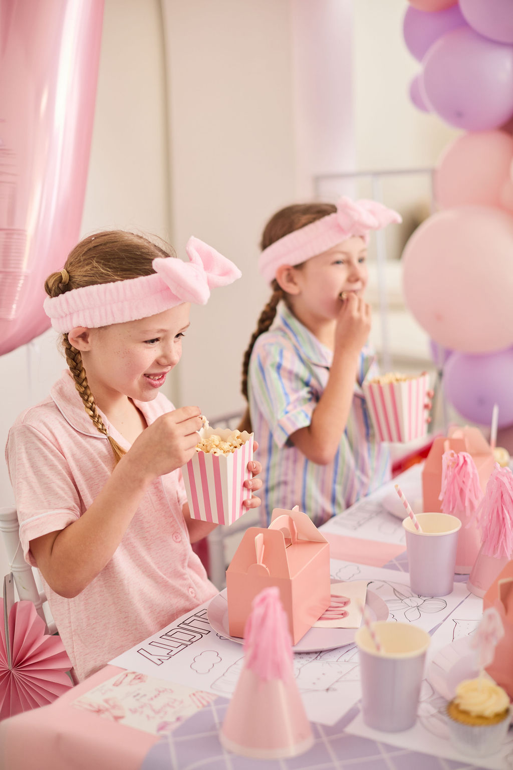 Blankets & Besties Party box