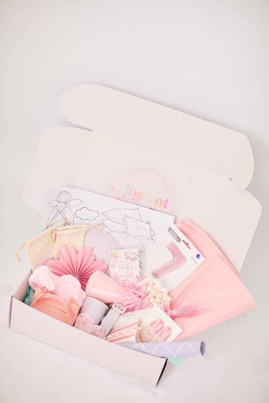 Blankets & Besties Party box